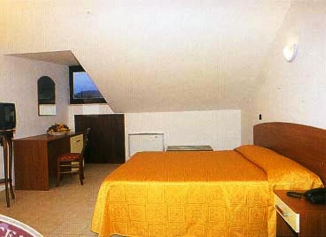 Hotel C0C00N Garden Pescasseroli Phòng bức ảnh